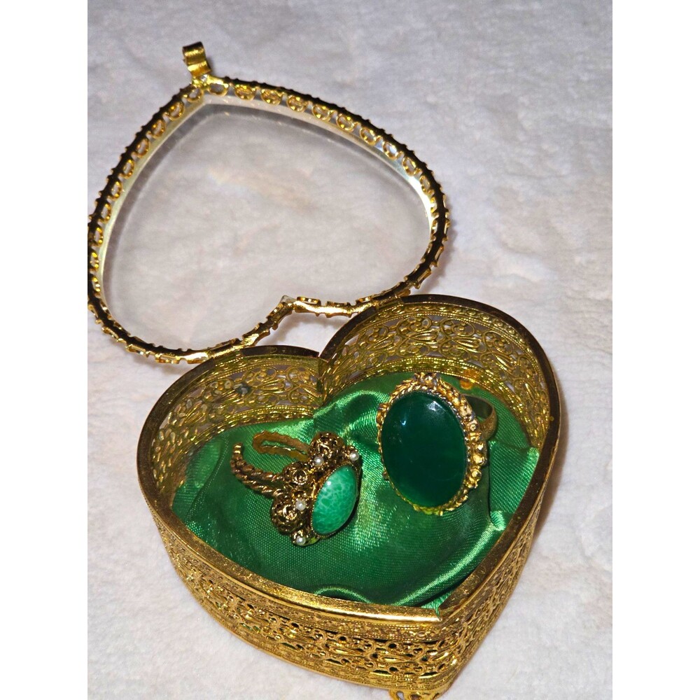 2 Green Oval Cabochon Gold Tone Bezel Cocktail Rings Lot Size 6 w Heart Trinket
